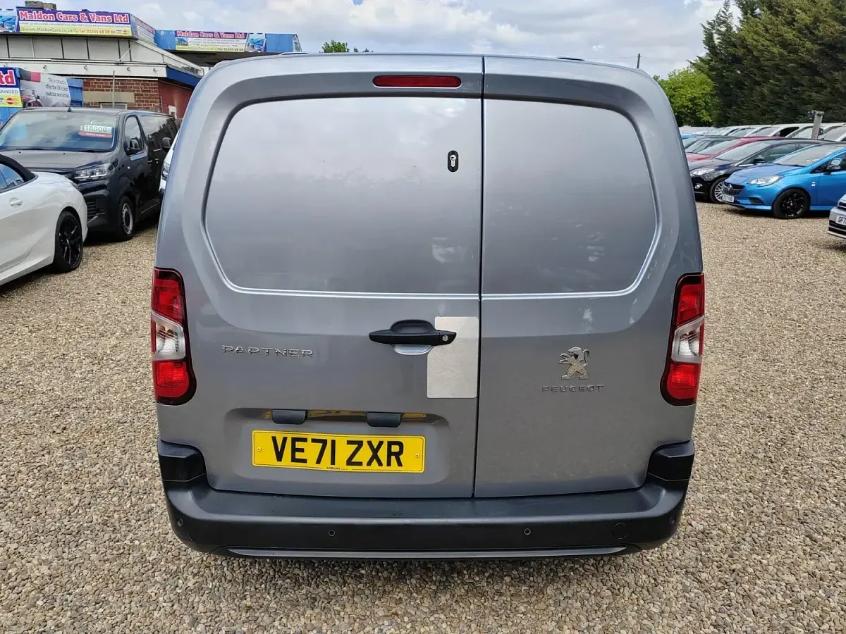 Used Peugeot Partner Premium 131 HP (96 kW) 2022 Grey MPV