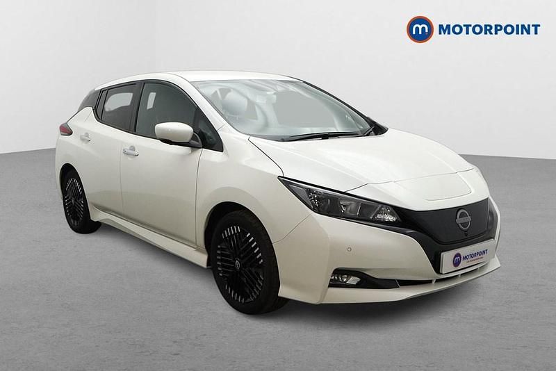 Used Nissan Leaf N-Connecta 110 kW (150 HP) 2023 White Hatchback