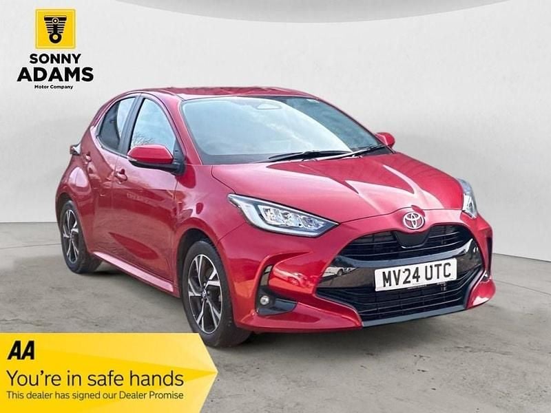 Used Toyota Yaris Hybrid Design 116 HP (85 kW) 2024 Red Hatchback