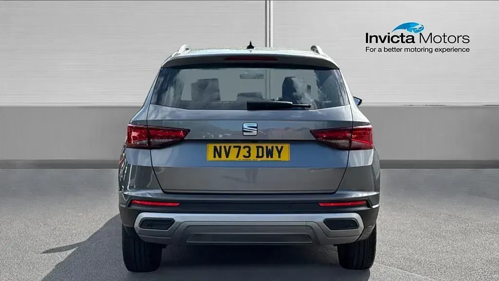 Begagnad Seat Ateca Xperience 150 HK (110 kW) 2024 Grå SUV