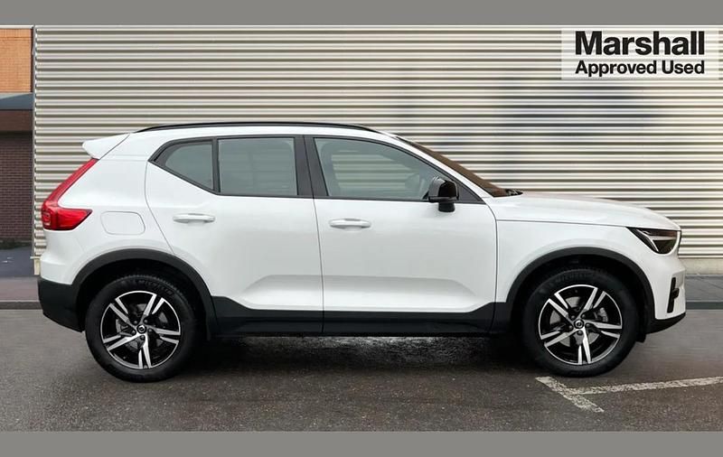 Used Volvo XC40 Plus 194 HP (142 kW) 2022 White SUV