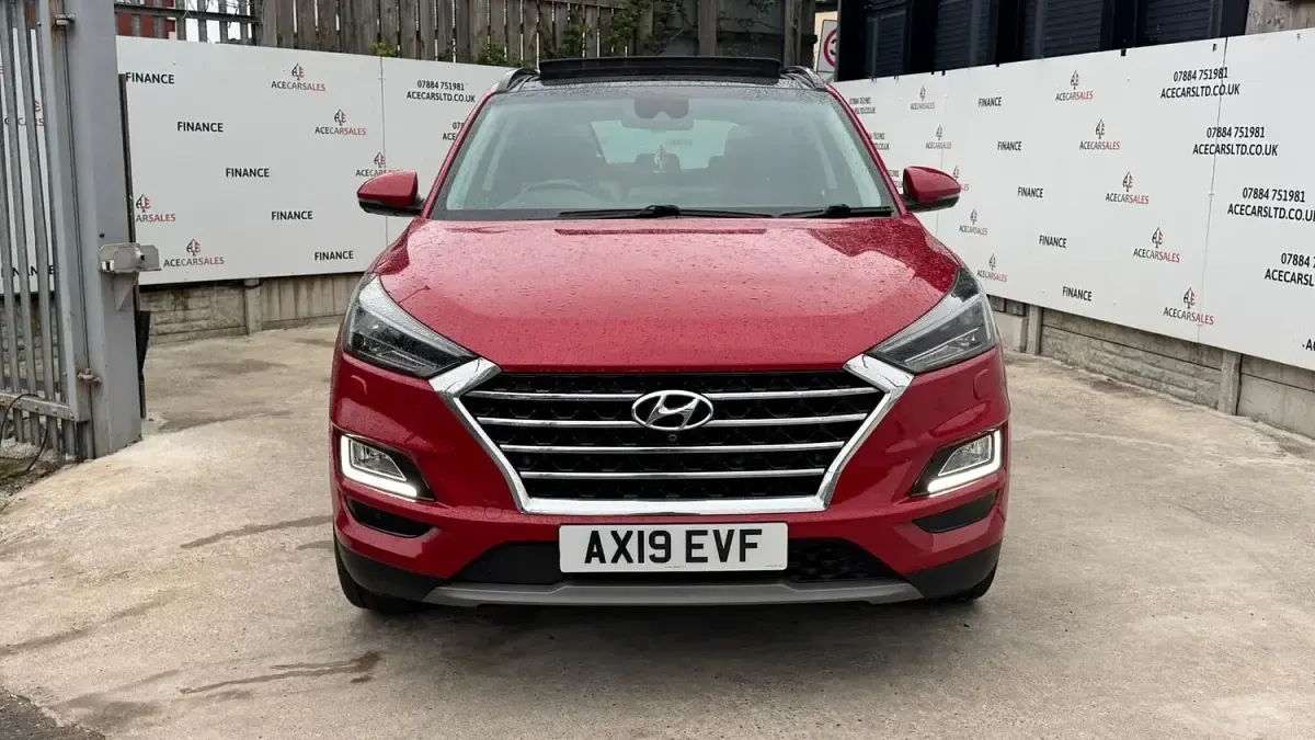 Used Hyundai Tucson Premium SE 136 HP (100 kW) 2019 Red SUV