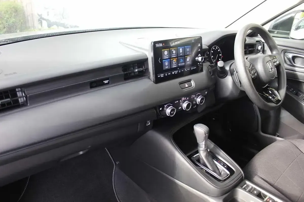 Used Honda HR-V Elegance 131 HP (96 kW) 2023 Meteroid grey SUV