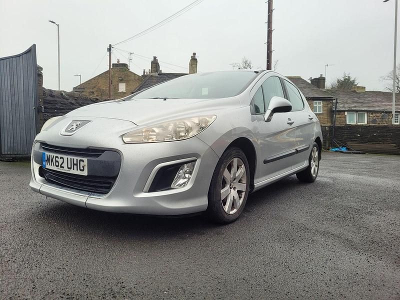 Used Peugeot 308 92 HP (67 kW) 2012 Silver Hatchback