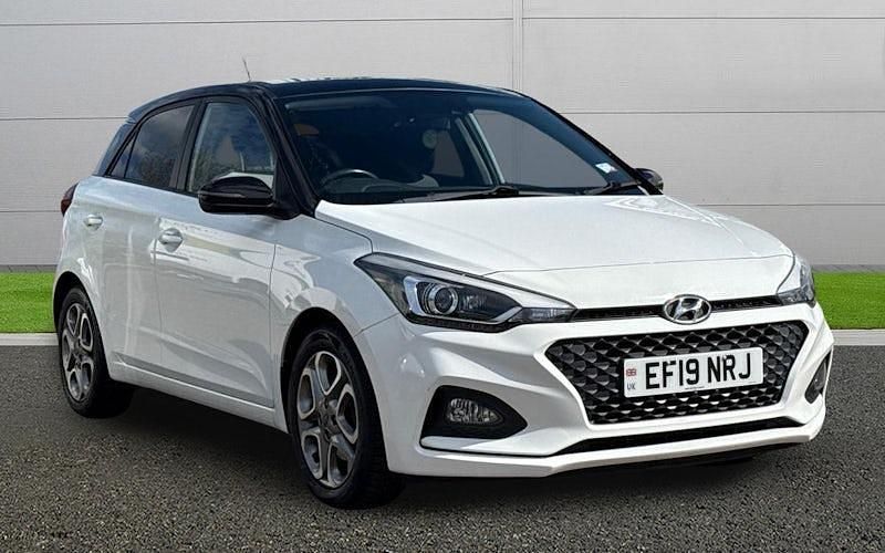 Used Hyundai i20 101 HP (74 kW) 2019 White Hatchback