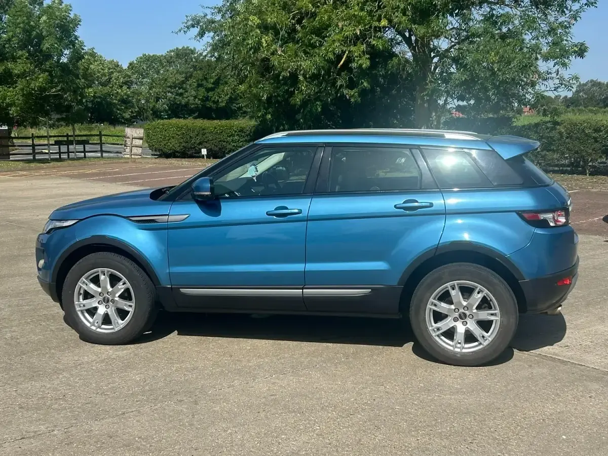 Used Land Rover Range Rover evoque Pure 150 HP (110 kW) 2012 Blue SUV