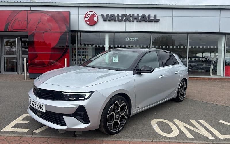 Used 2025 Vauxhall Astra Ultimate Hatchback | £18,777 (Super price) - Image 1/4