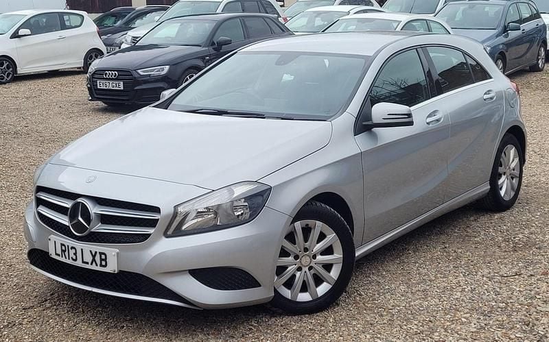 Used Mercedes A180 SE 122 HP (89 kW) 2013 Silver Hatchback