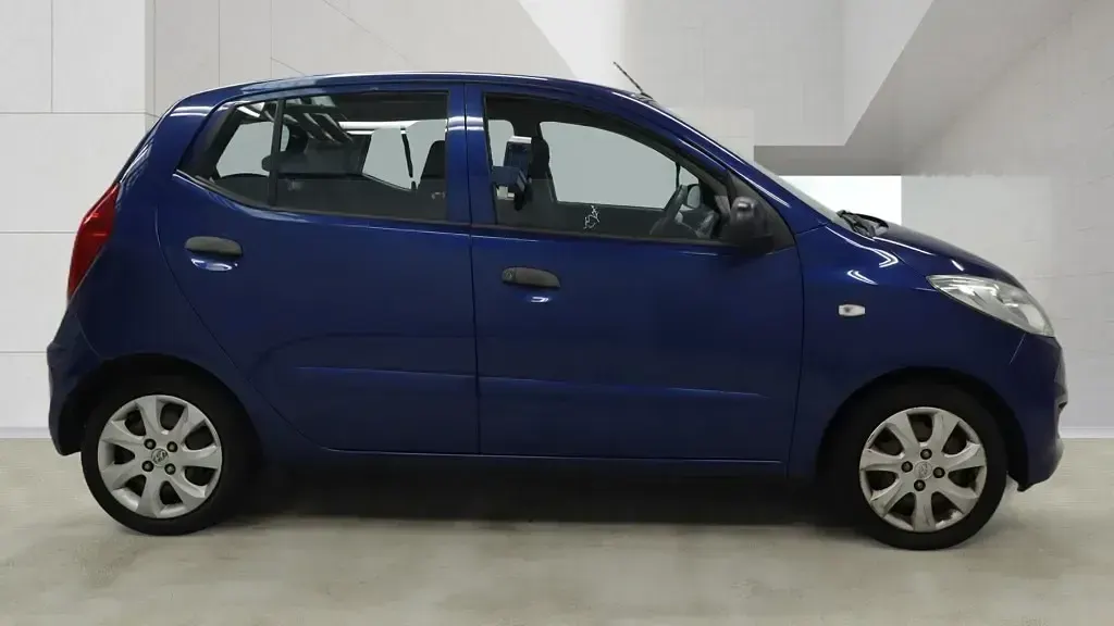 Used Hyundai i10 Classic 86 HP (63 kW) 2011 Blue Hatchback