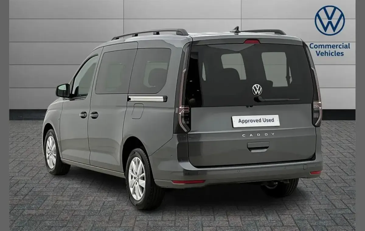 Used VW Caddy Maxi Life 122 HP (89 kW) 2025 Grey MPV