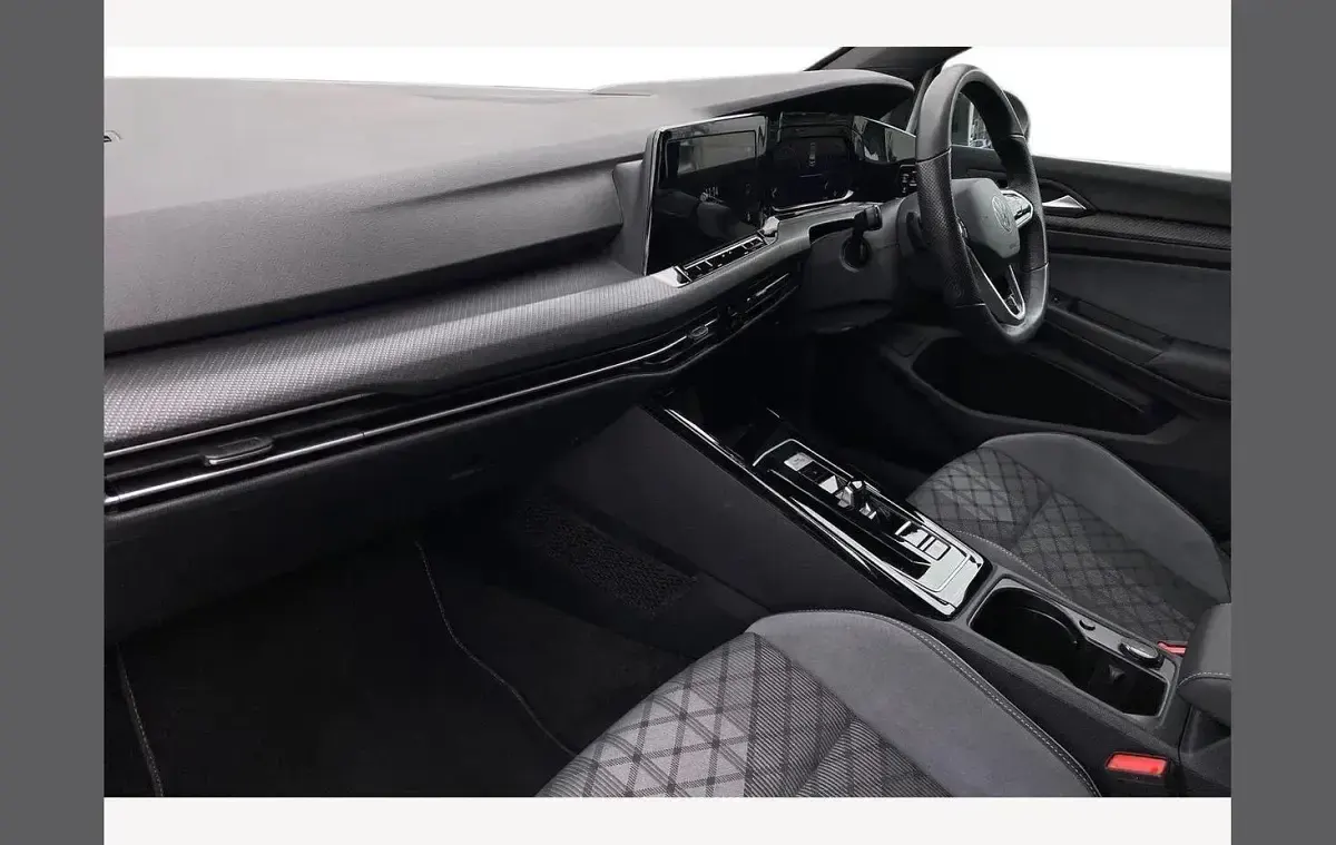 Used VW Golf VIII Black Edition 190 HP (139 kW) 2024 White Hatchback