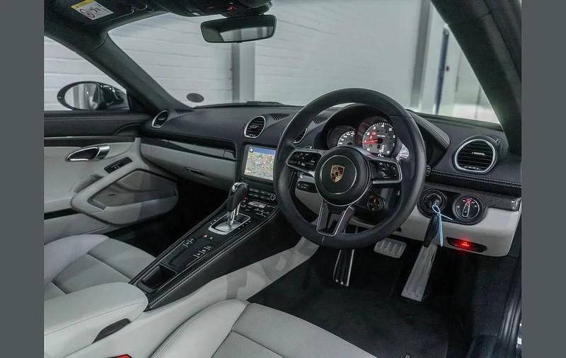 Used Porsche Cayman 344 HP (253 kW) 2024 Black Coupe