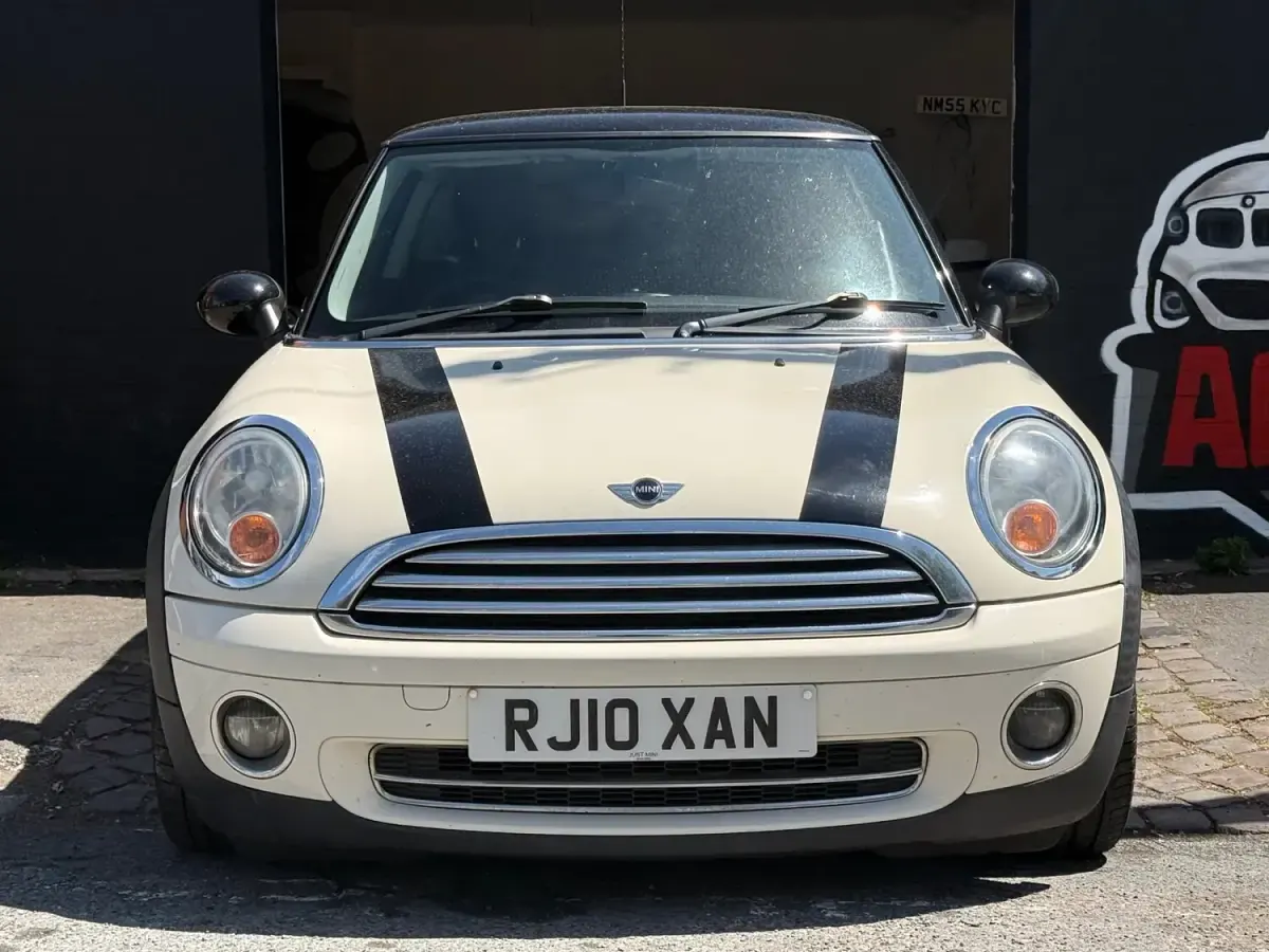 Used Mini Cooper Hatch 119 HP (87 kW) 2010 White Hatchback