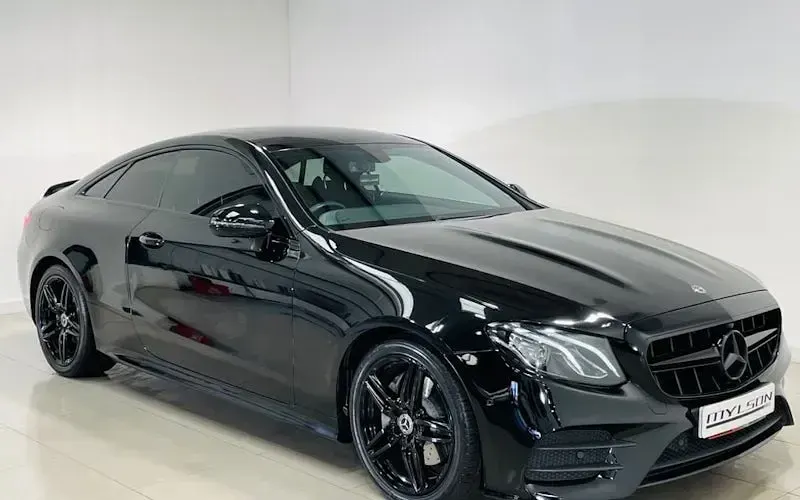 Usado Mercedes E220 AMG line 194 HP (142 kW) 2018 Preto Coupé