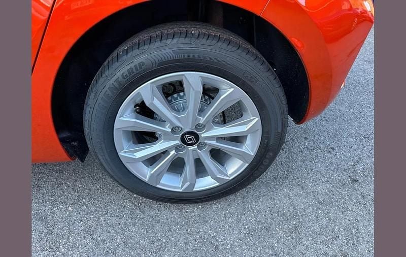 New Renault Clio V 90 HP (66 kW) 2026 Valencia orange  Hatchback