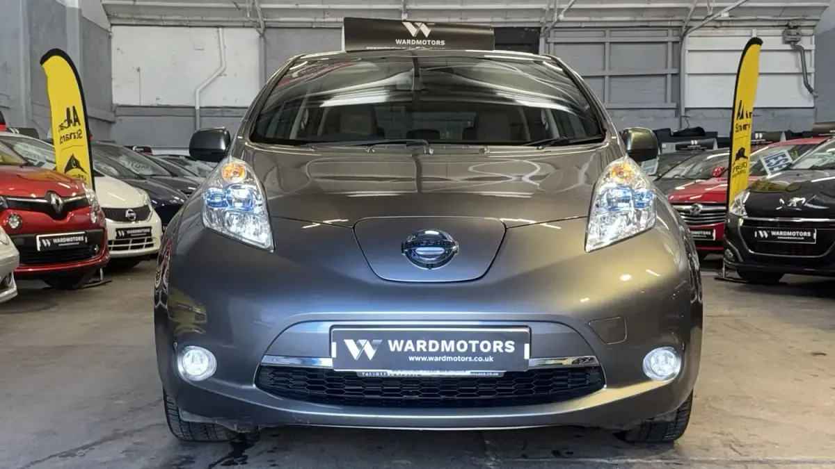 Usado Nissan Leaf Tekna 30 kW (41 HP) 2017 Cinzento Citadino