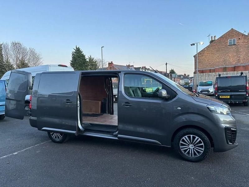 Used Vauxhall Vivaro Sportive 100 HP (73 kW) 2019 Grey MPV