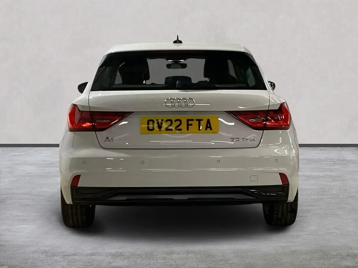 Used Audi A1 Sportback Sport 110 HP (80 kW) 2022 White Hatchback