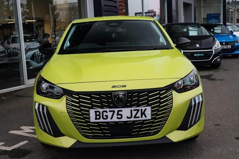 Used Peugeot 208 Allure 99 HP (72 kW) 2025 Yellow Hatchback