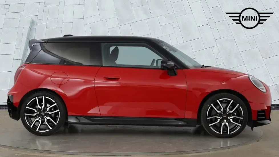 Used Mini Cooper SE Hatch 158 kW (215 HP) 2024 Red Hatchback