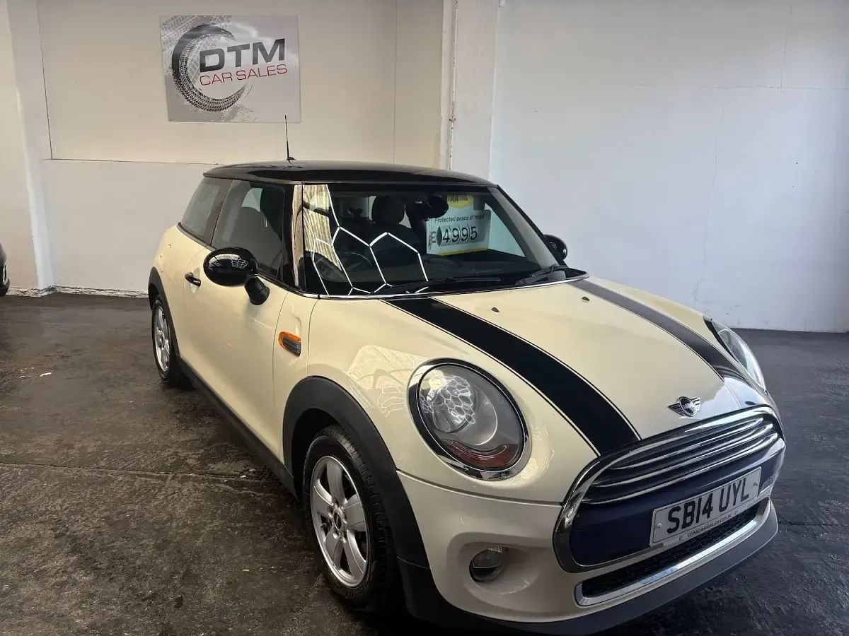 Used Mini Cooper D Hatch 2014 White Hatchback
