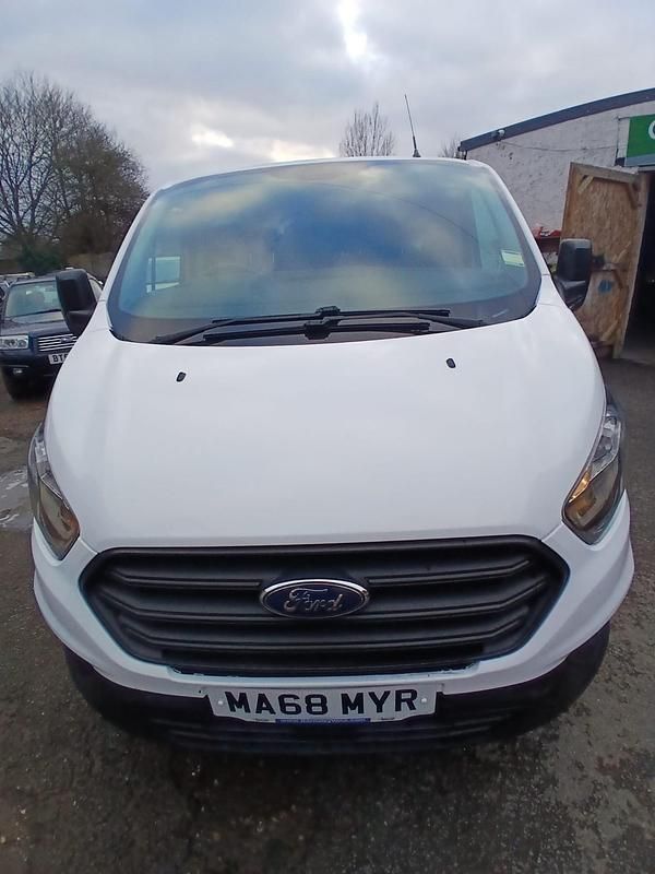 Used Ford Transit Custom 105 HP (77 kW) 2018 White Van
