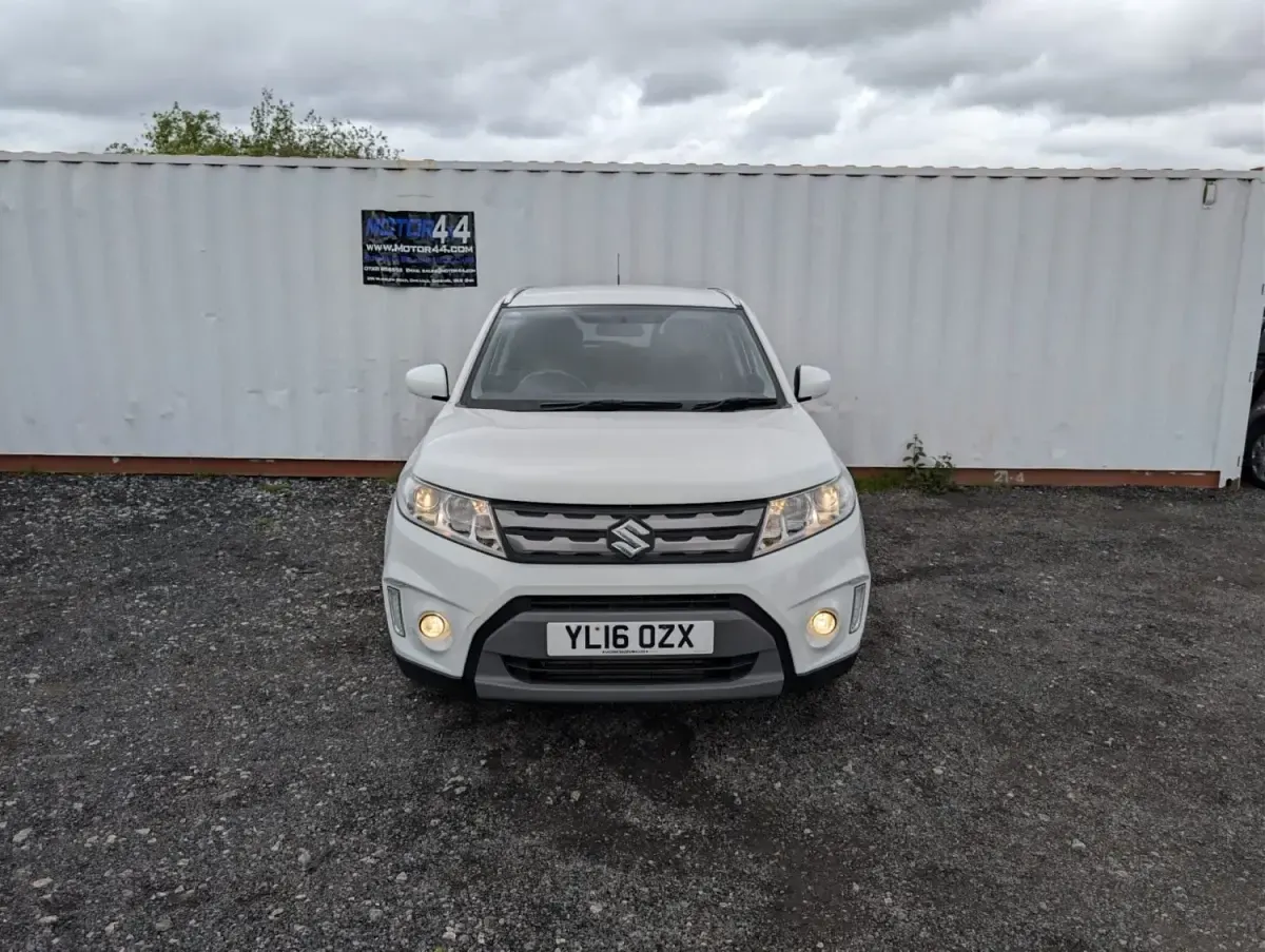 Usado Suzuki Vitara SZ-T 120 CV (88 kW) 2016 Blanco SUV