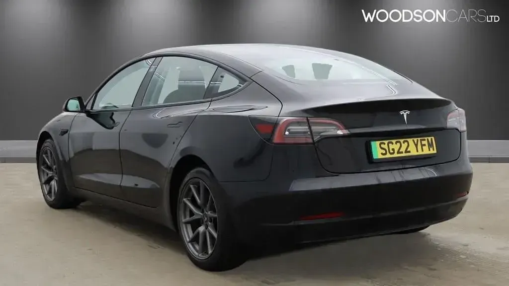 Usado Tesla Model 3 Standard Range Plus 180 kW (245 CV) 2021 Negro Berlina