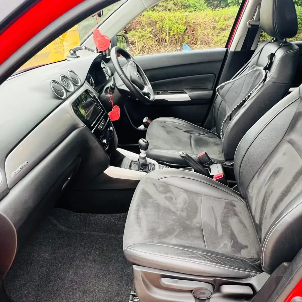 Second-hand Suzuki Vitara SZ5 120 CP (88 kW) 2017 Roșu SUV