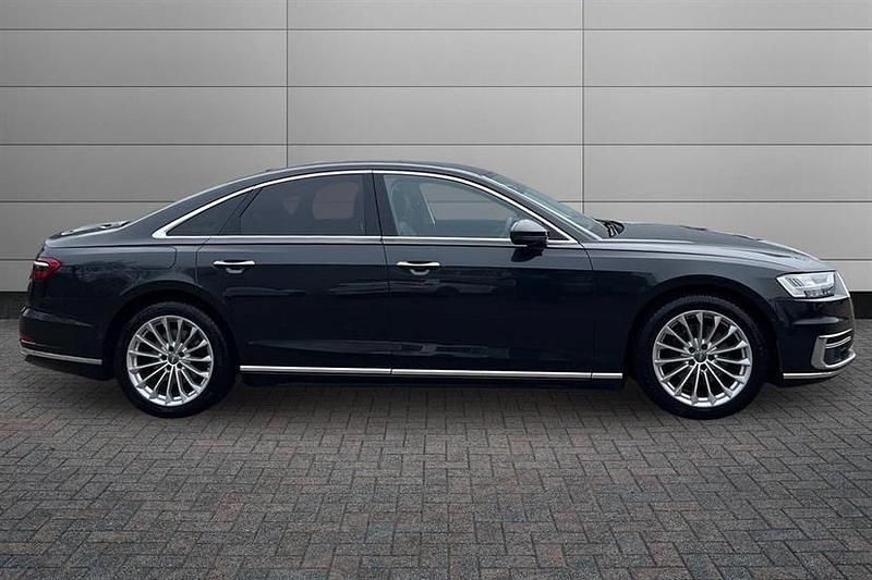 Used Audi A8 Advanced 286 HP (210 kW) 2018 Vesuvius grey Sedan