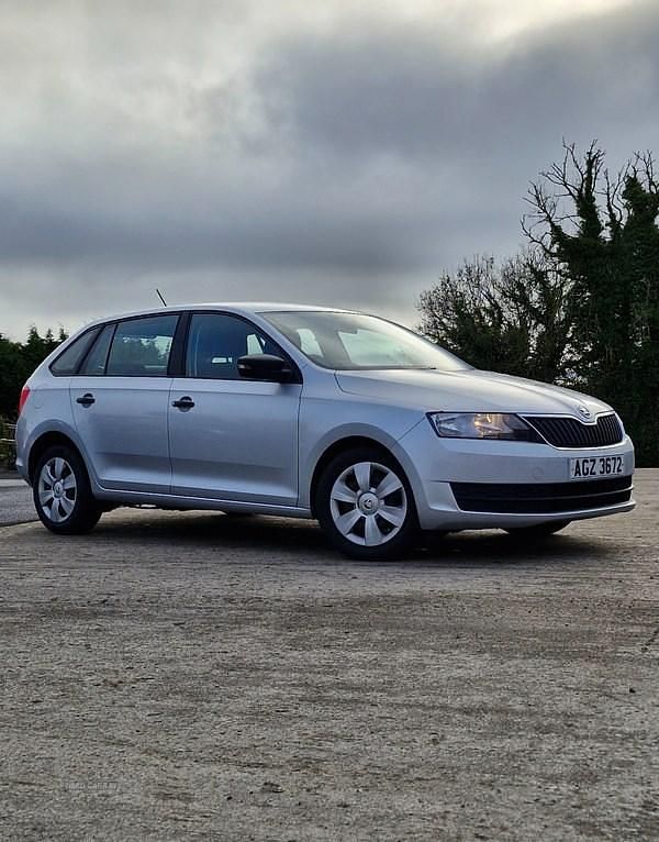 Silver Used 2016 Skoda Rapid Hatchback | £6,350 (Fair price) - Image 1/4