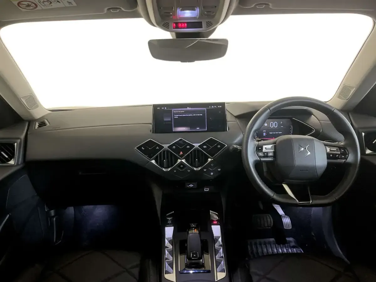 Used DS Automobiles DS3 Crossback Rivoli 130 HP (95 kW) 2023 Red SUV