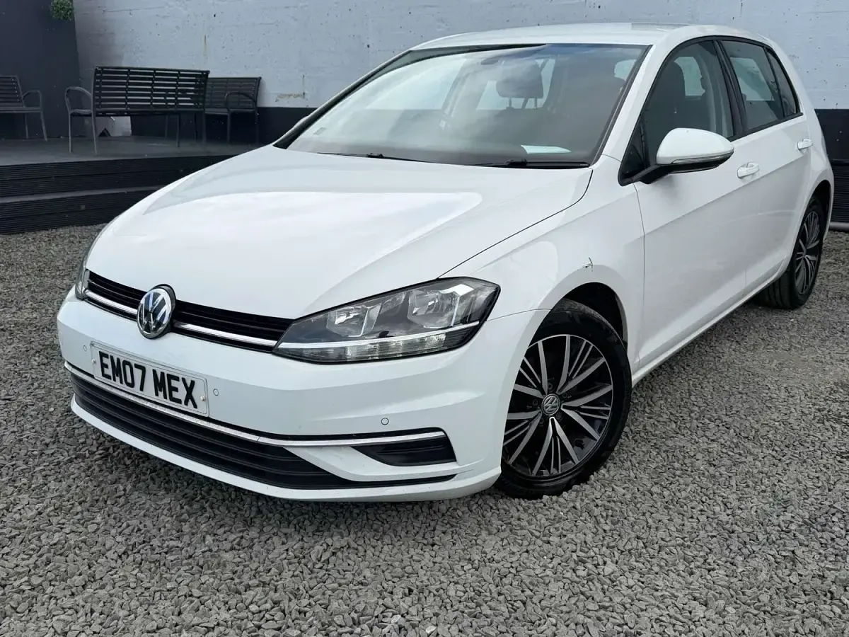 Used VW Golf VII SE 125 HP (91 kW) 2018 White Hatchback