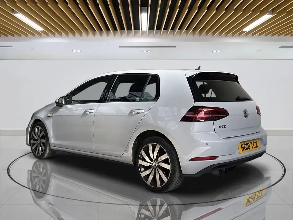 Used VW Golf VII Advance 204 HP (150 kW) 2018 Silver Hatchback