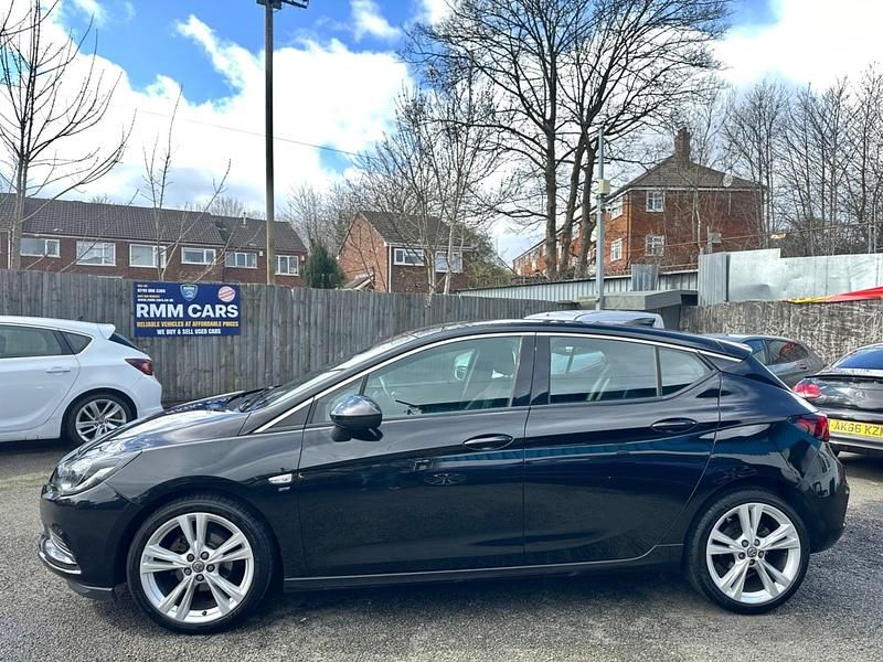 Begagnad Vauxhall Astra SRi 2018 Svart Halvkombi