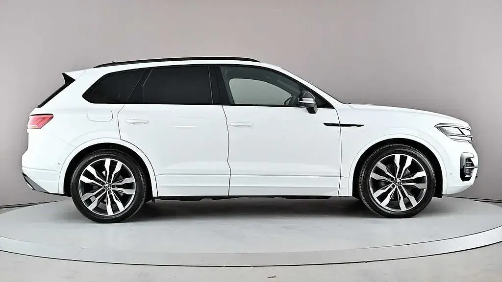 Used VW Touareg Black Edition 286 HP (210 kW) 2023 White SUV