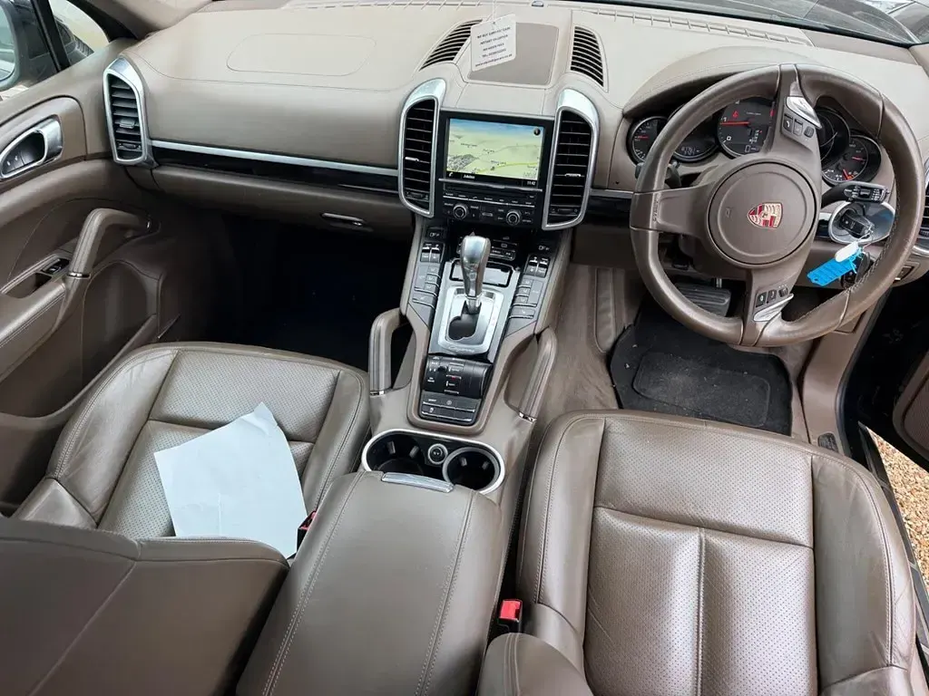 Used Porsche Cayenne Platinum Edition 245 HP (180 kW) 2014 SUV