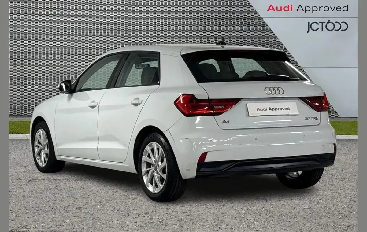 Used Audi A3 Sport 108 HP (79 kW) 2020 White Sedan
