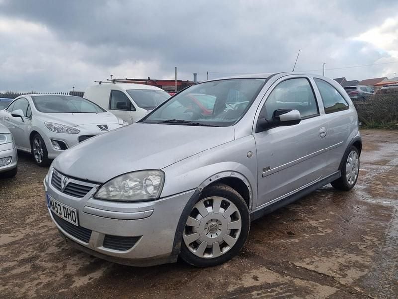 Used Vauxhall Corsa Design Edition 2003 Silver Hatchback
