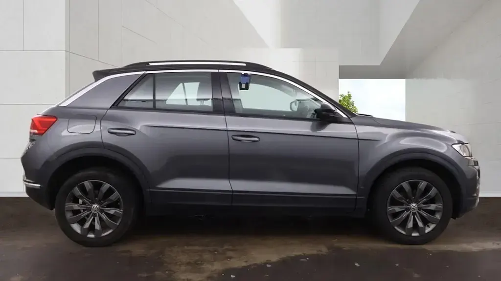 Used VW T-Roc SE 150 HP (110 kW) 2019 Grey SUV