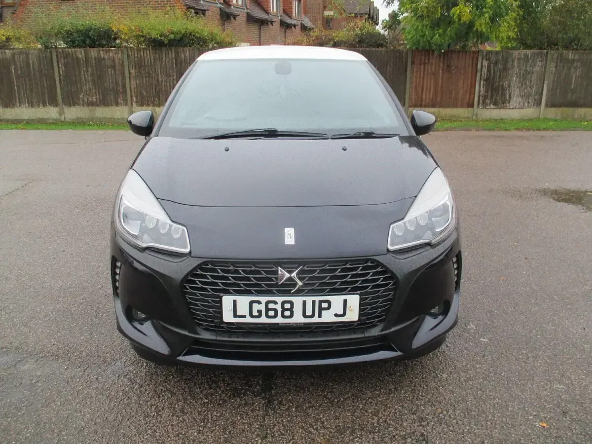 Used DS Automobiles DS3 2018 Blue Hatchback
