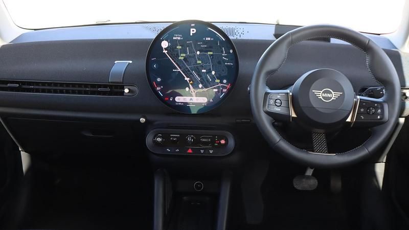 Used Mini Cooper Hatch 133 kW (181 HP) 2024 Yellow Hatchback