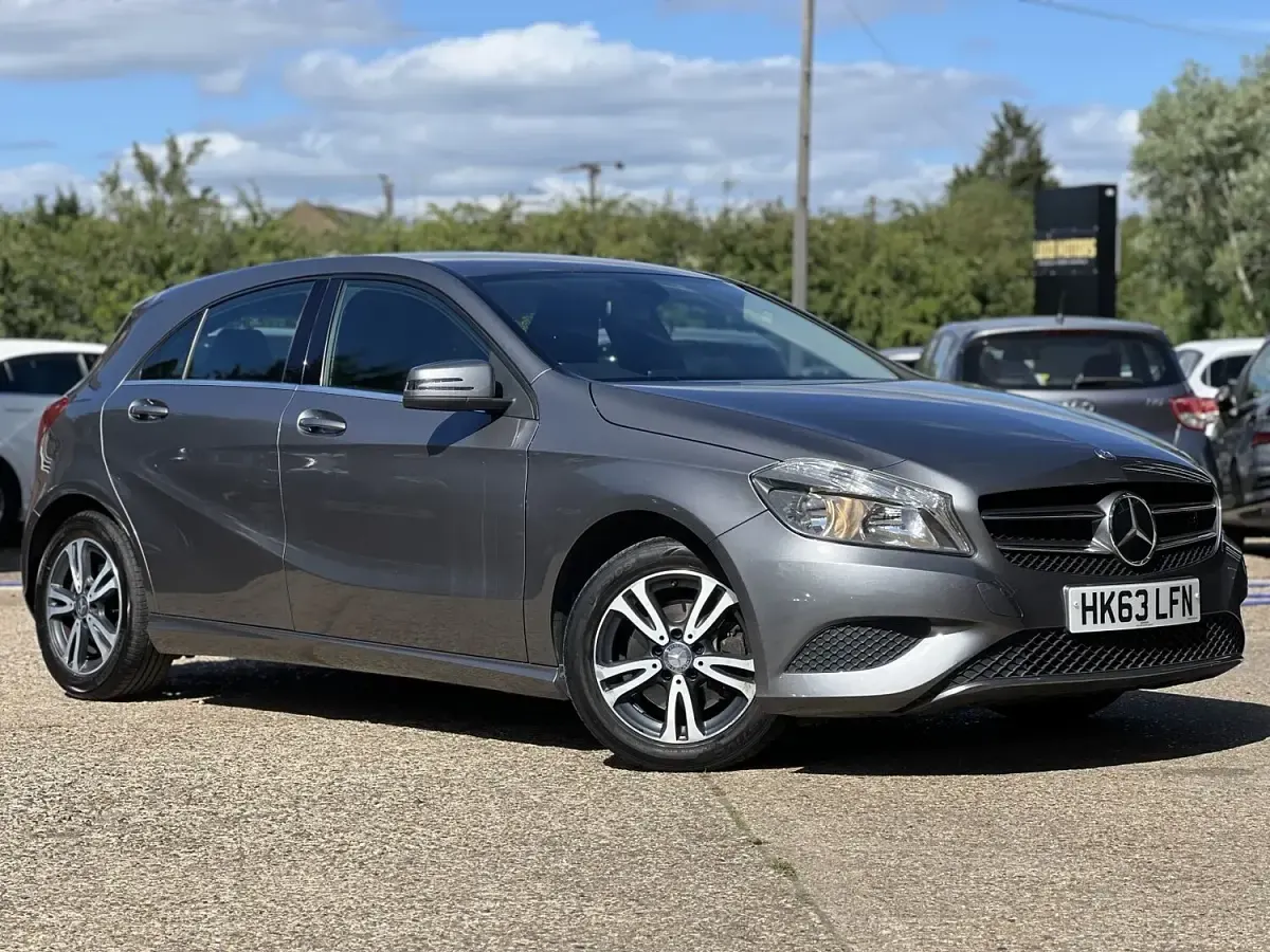 Used Mercedes A180 SE 122 HP (89 kW) 2013 Grey Hatchback