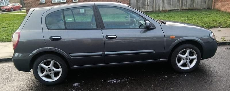 Used Nissan Almera SE 114 HP (83 kW) 2004 Grey Hatchback
