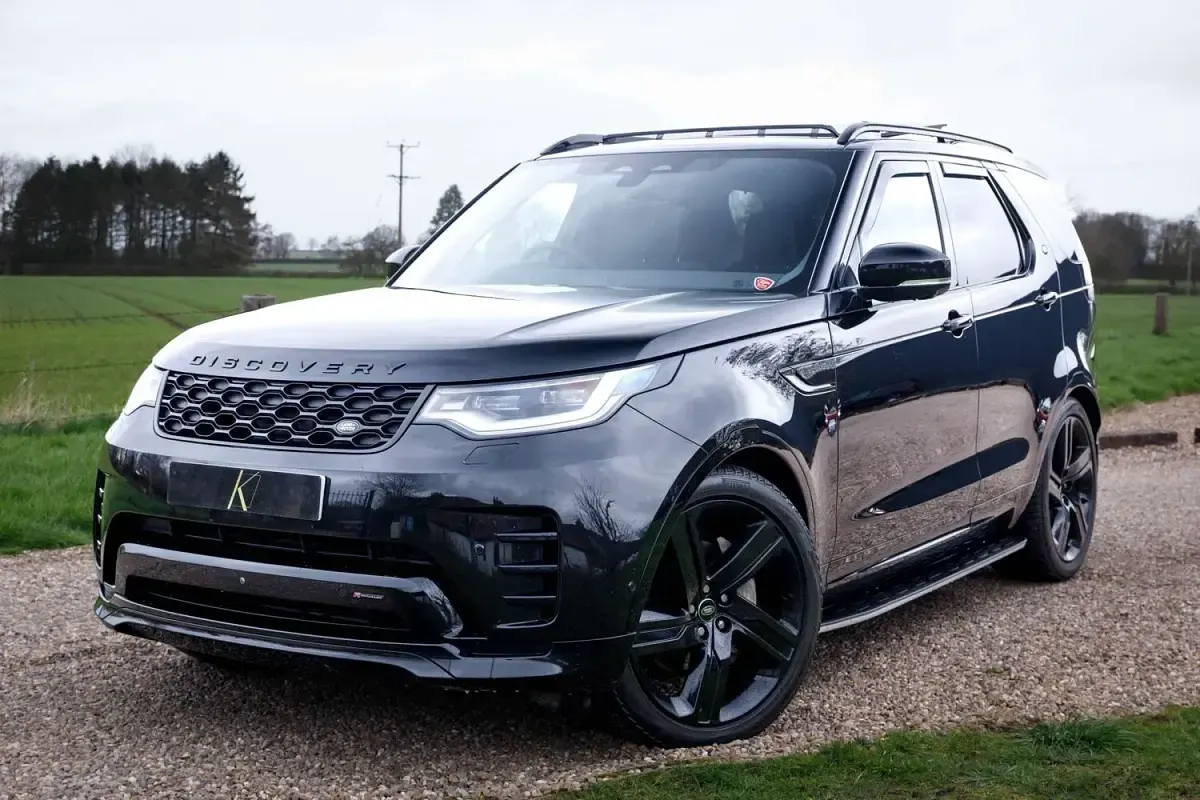 Used Land Rover Discovery HSE Dynamic 2023 Black SUV