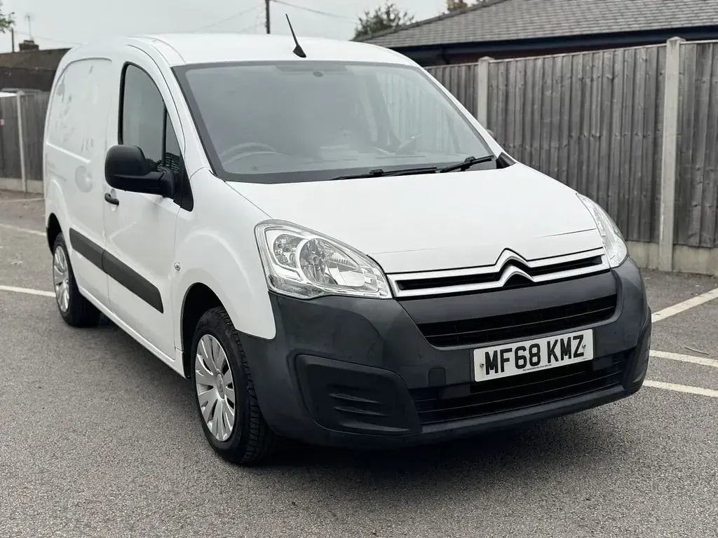 Używany Citroën Berlingo 100 KM (73 kW) 2018 Biały Minivan