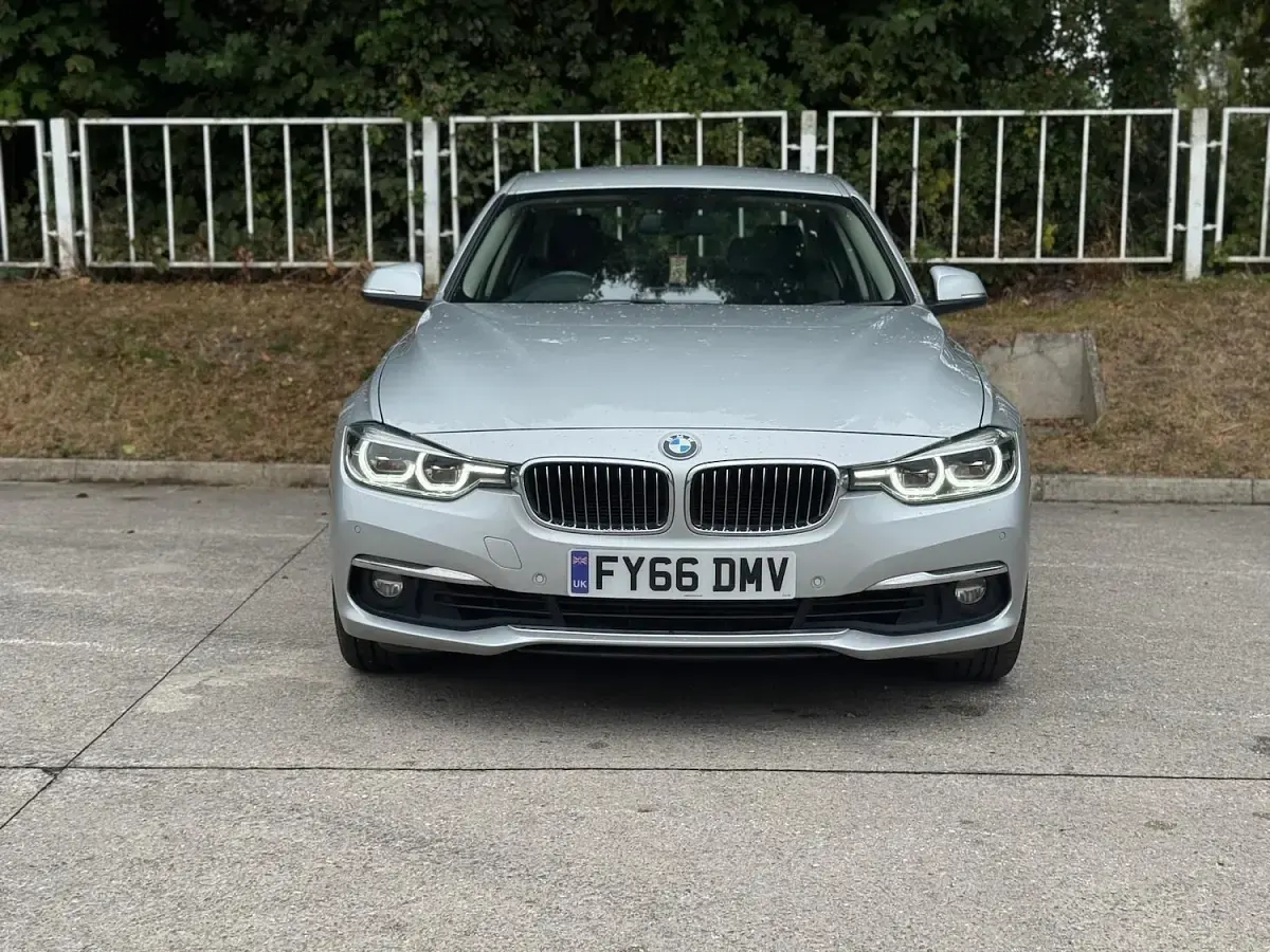 Used BMW 330 Luxury Line 254 HP (186 kW) 2016 Silver Sedan