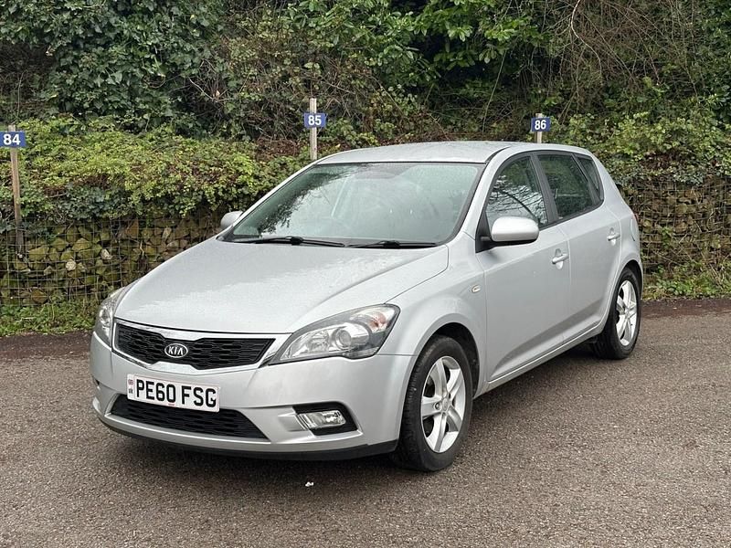 Used Kia Ceed 2010 Silver Hatchback
