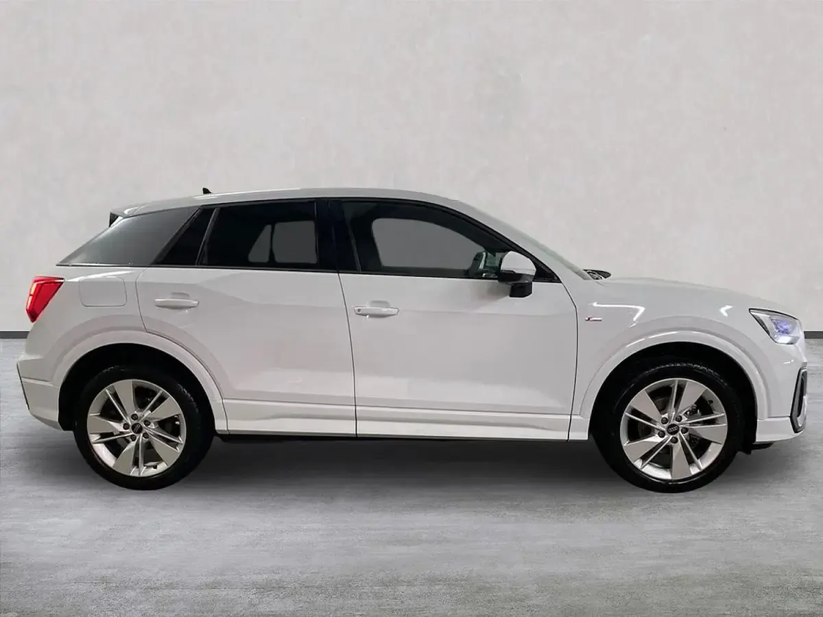 Used Audi Q2 S-Line 114 HP (83 kW) 2025 White SUV