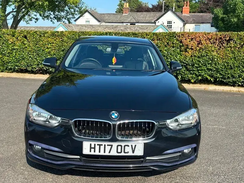 Used BMW 320 Efficient Dynamics 2017 Sapphire black Sedan